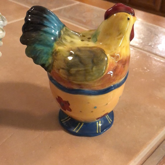 CHICKEN SALT & PEPPER SHAKERS - Picture 5 of 8